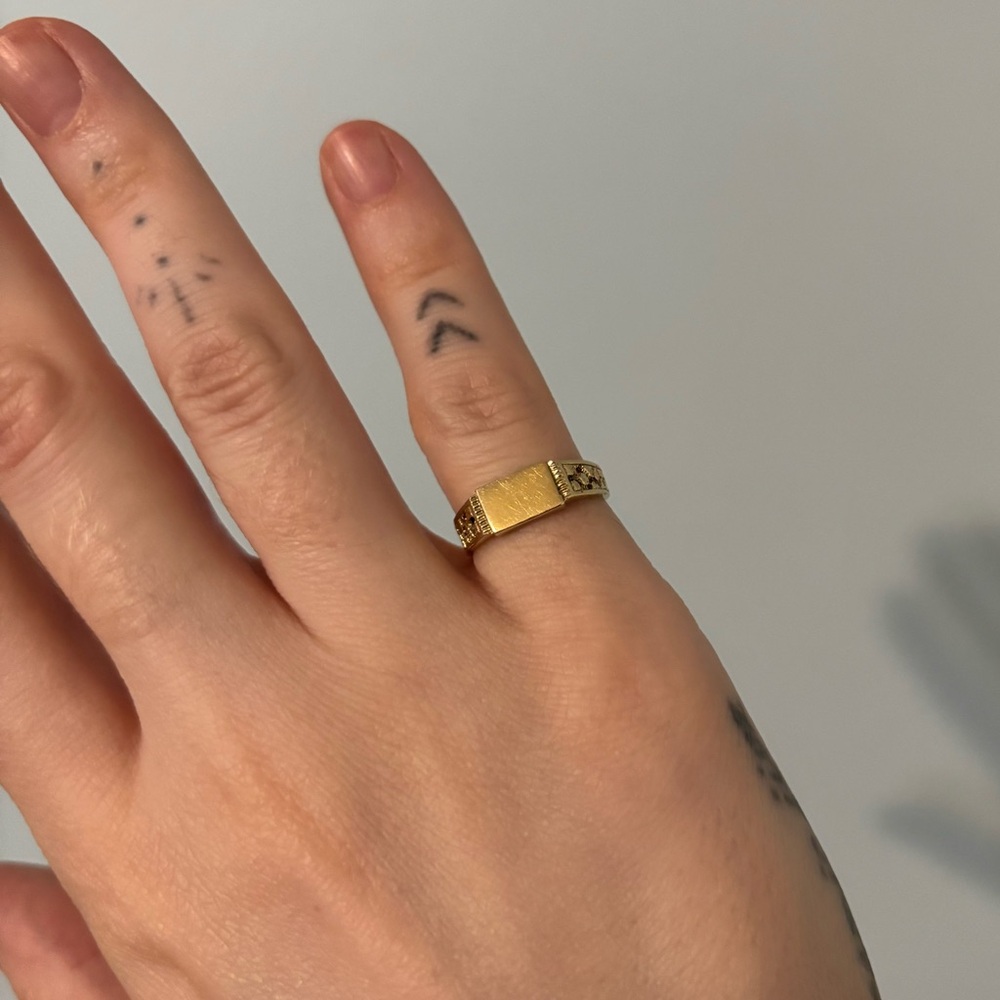 10k Solid Gold Ring with Intricate Detailing Pinky Signet Ring Size 3